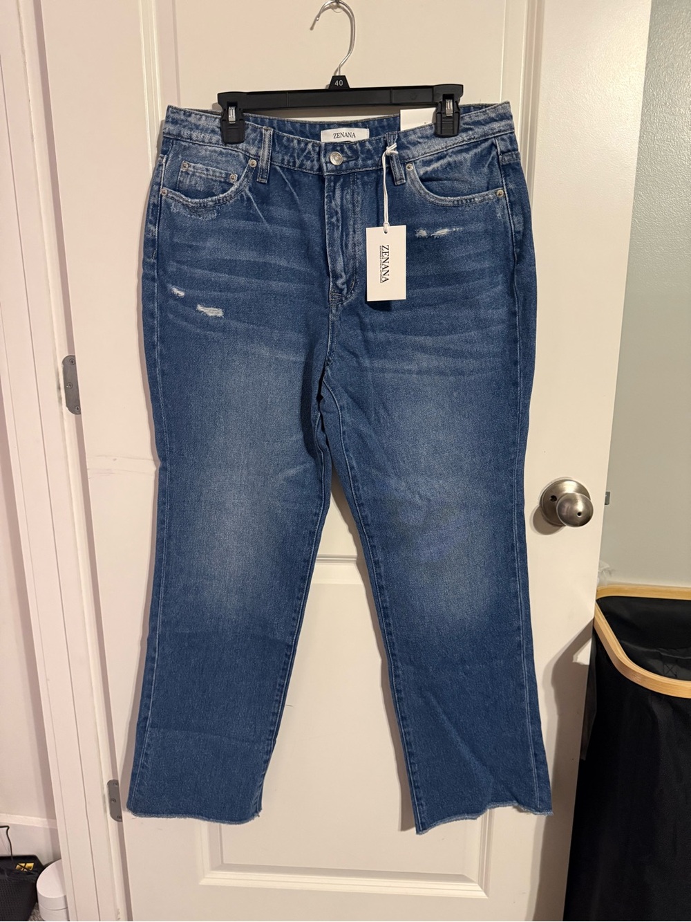 Zenana Outfitters Denim Cropped Straight Jeans in Blue